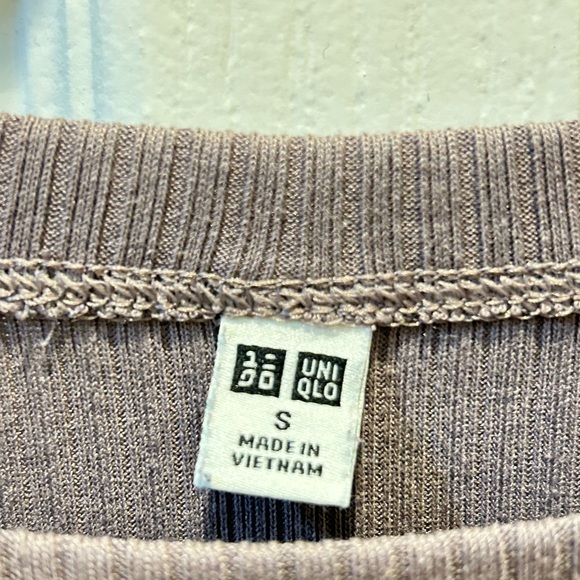 UNIQLO Boatneck ribbed shirt - Small (Asian size) - Mauve - Picture 3 of 4